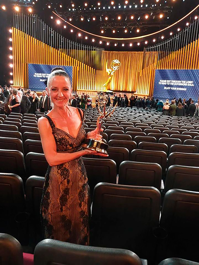 L'artista local Nelly Guimaras guanya l'Emmy a Millor Maquillatge Prostètic