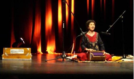 El Centro Cultural Mario Monreal acoge este sábado un concierto meditativo de Dayani Leonor