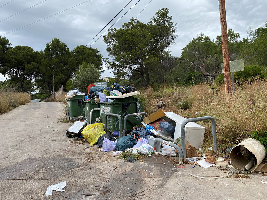 La SAG avança el servici extraordinari de recollida de fems estival i contracta 24 persones de reforç per l'augment incontrolat de residus en algunes zones del municipi