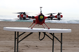 El servicio de dron de salvamento recibe una valoración positiva por convertir la playa de Puerto de Sagunto en la más segura