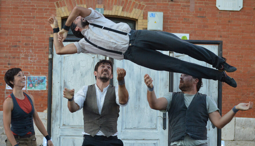 Trócola Circ du Emportats a la Casa Municipal de Cultura