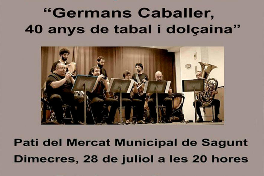 Germans Caballer celebren 40 anys de tabal i dolçaina amb un concert al pati del Mercat Municipal de Sagunt