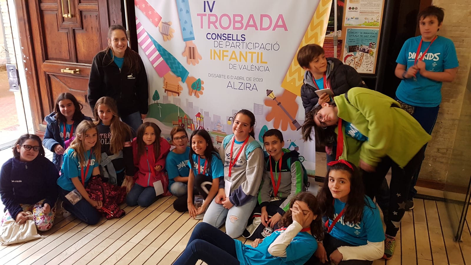 Catorce niños y niñas de Sagunto participan en el encuentro de Consejos de Infancia celebrado en Alzira