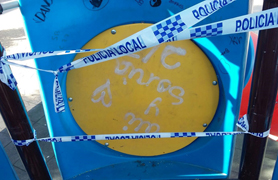 Los juegos infantiles de la plaza Juan Pablo II sufren actos vandálicos