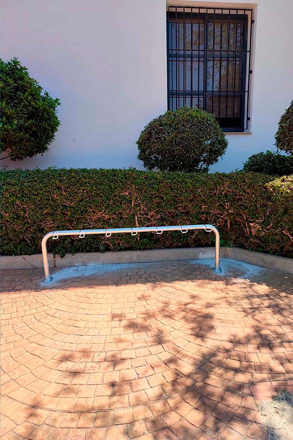 L'Ajuntament instal·la un aparcament per a patinets en el Centre Cívic del Port de Sagunt