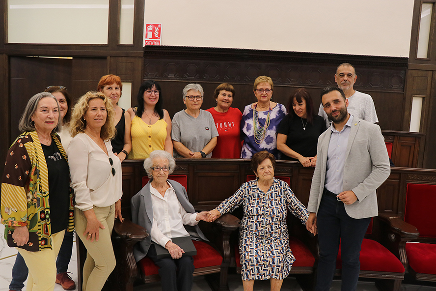 L'Ajuntament de Sagunt homenatja les seues veïnes centenàries en la XIX Setmana Cultural de les Persones Majors