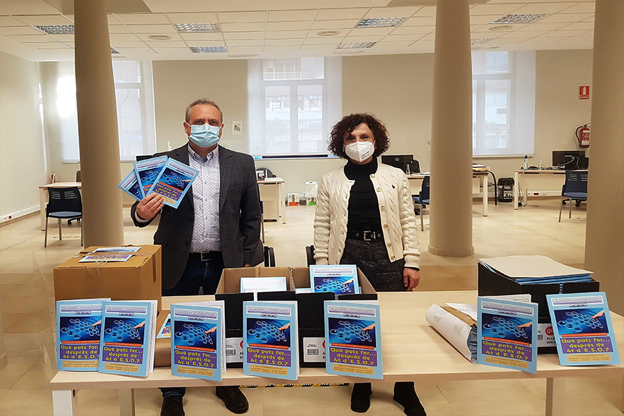 El departament d'Educació de l'Ajuntament de Sagunt presenta la guia d'orientació educativa 'Què pots fer després de 4t d'ESO?'