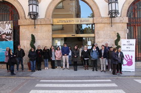Sagunto guarda un minuto de silencio por el presunto asesinato machista ocurrido en Vinaroz