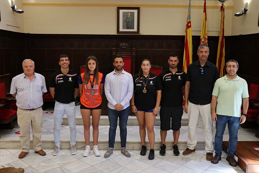 L'Ajuntament de Sagunt rep les i els medallistes locals de l'últim Campionat d'Espanya de Seleccions Autonòmiques d'Handbol