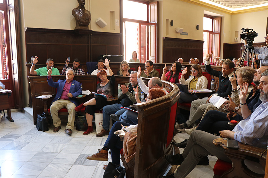 El Ple Municipal ha aprovat per unanimitat el conveni per a la integració del conservatori en la xarxa pública de la Generalitat Valenciana