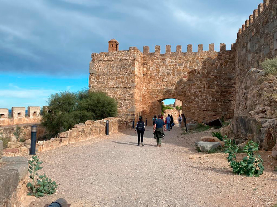 Localitzadors de la indústria audiovisual visiten Sagunt en una "fam trip" de Film València