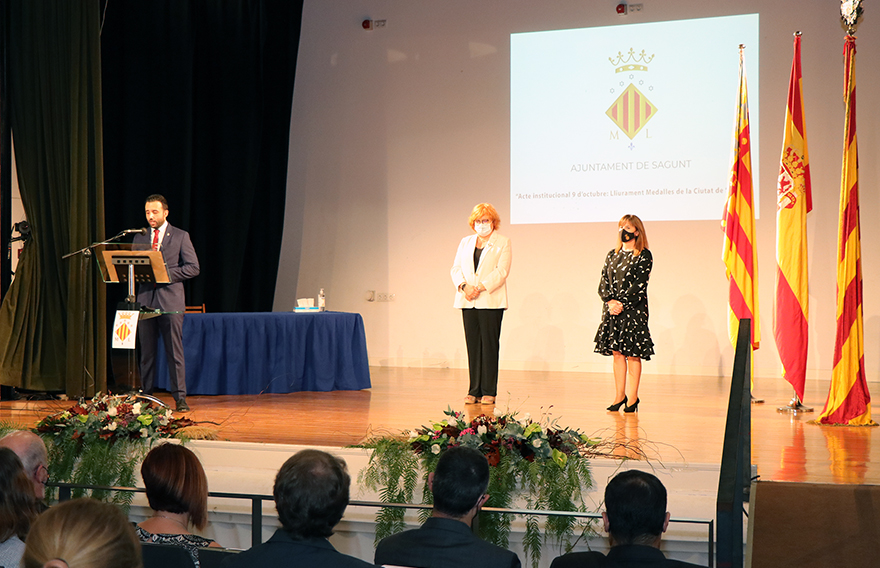 Sagunt entrega les Medalles de la Ciutat en el Teatre de Begoña amb totes les mesures de seguretat sanitàries necessàries