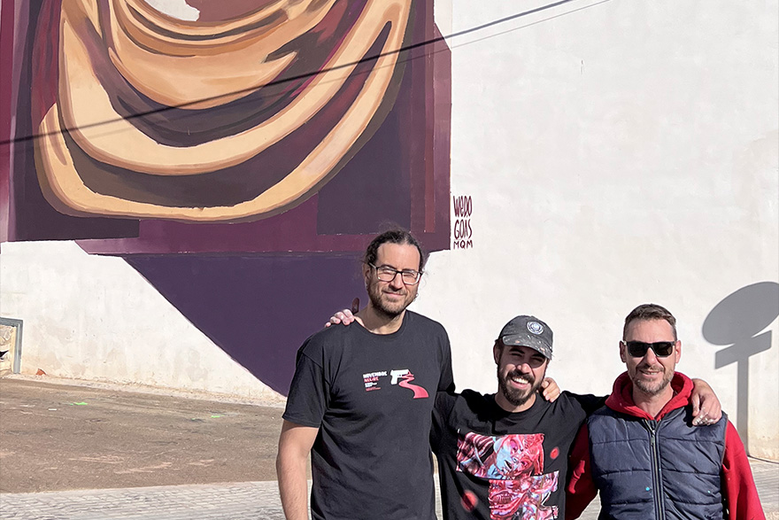 L'artista Wedo acaba l'últim dels murals de la setena edició del Més que Murs