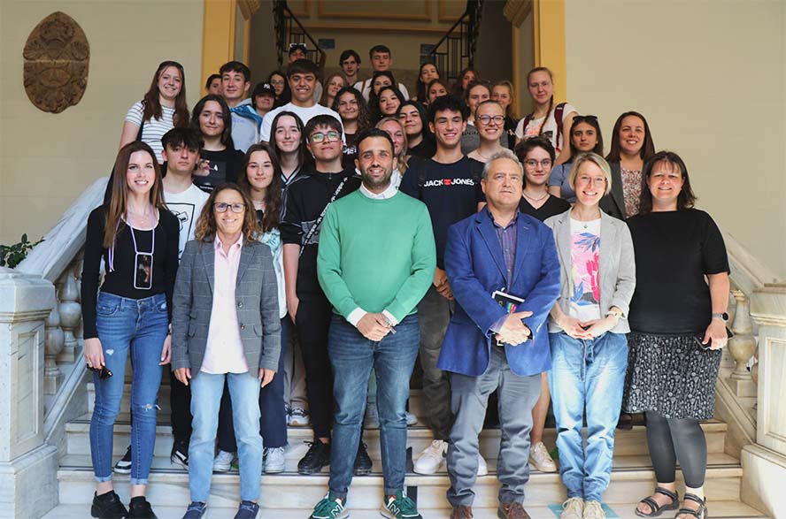L'Ajuntament de Sagunt rep alumnes txecs d'intercanvi en l'IES María Moliner 