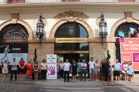 Sagunto guarda un minuto de silencio en señal de condena y repulsa por el presunto asesinato machista ocurrido en Hospitalet de Llobregat (Barcelona)