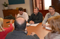 L'alcalde es reuneix amb el director general de Comerç i les associacions