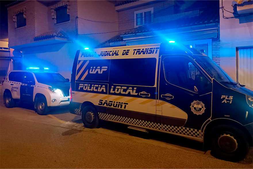 La Policia Local i la Guàrdia Civil intervenen en un establiment per vendre tabac il·legal i incomplir la normativa Covid