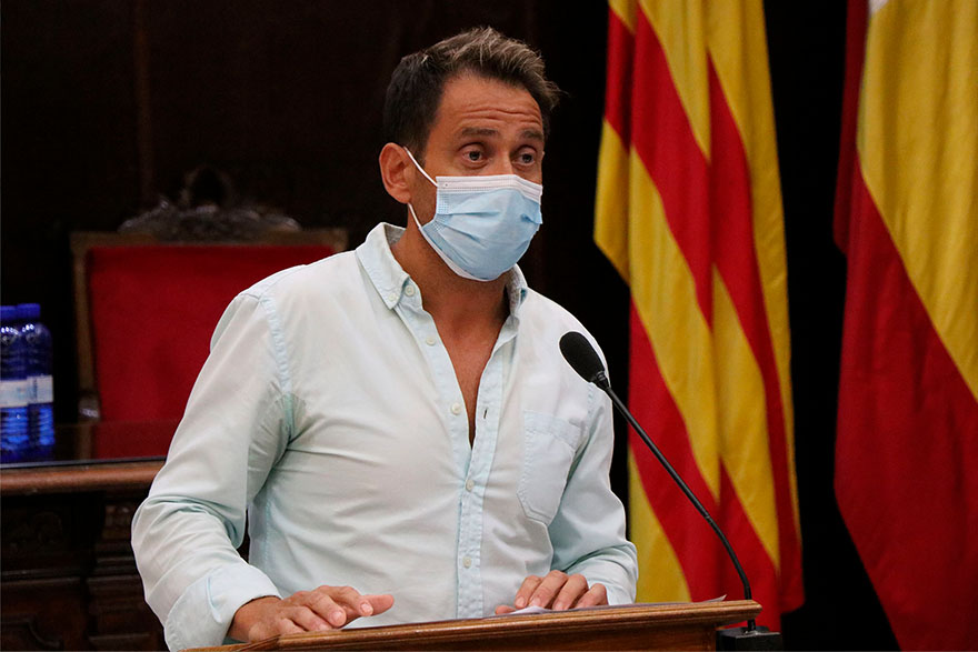 El Ple de l'Ajuntament de Sagunt insta la Conselleria d'Educació a incorporar a les escoles més personal d'administració i serveis