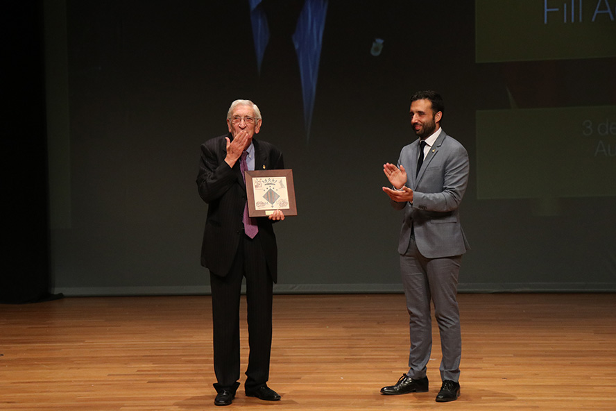 Mor Vicente Vayá Pla, fill adoptiu de Sagunt