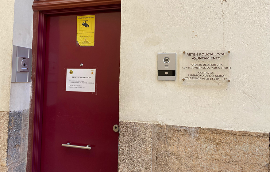 La Policia Local posa en marxa un nou servici d'intèrfon a l'Ajuntament i en la Tinència d'Alcaldia
