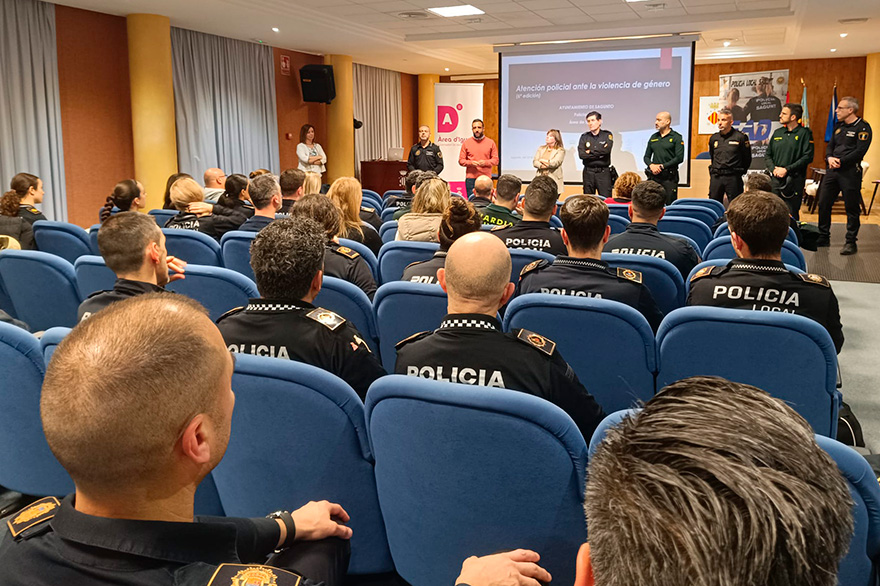 Igualdad refuerza la formación policial en violencia de género con la sexta edición de un curso especializado