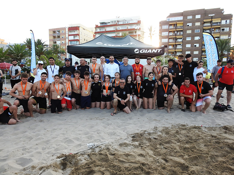 El Club de Lluita Camp de Morvedre es proclama campió de lluita platja i Bac