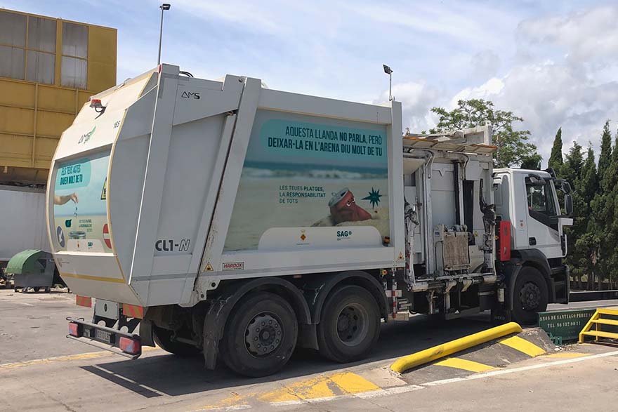 La SAG porta la seua campanya de conscienciació sobre el respecte a les platges a l'interior de la localitat
