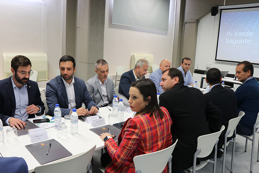 L'Institut per a la Diversificació i Estalvi de l'Energia (IDAE) presenta a Sagunt iniciatives per a impulsar la transició energètica