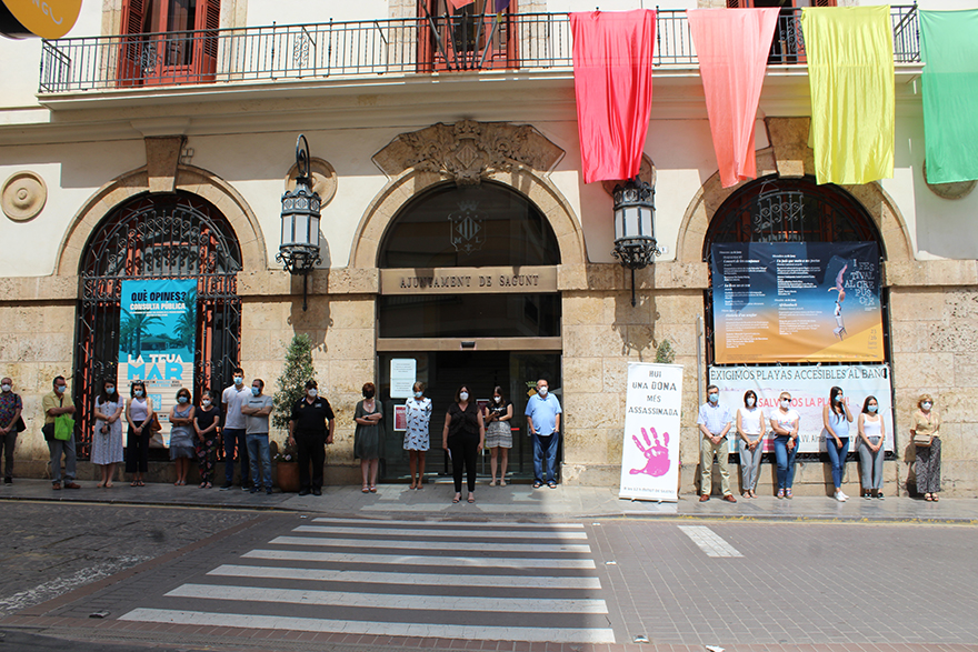 Sagunt guarda un minut de silenci en senyal de condemna i repulsa pel presumpte assassinat masclista perpetrat a Salamanca