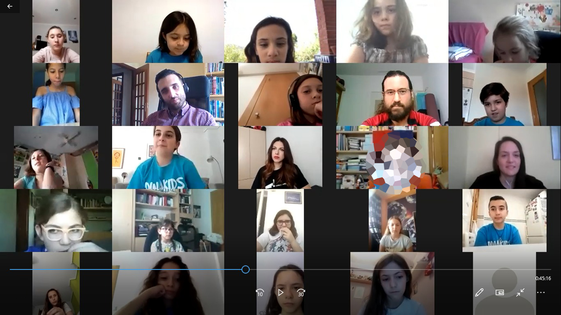 L'alcalde de Sagunt i el regidor de Joventut i Infància es reunixen via telemàtica amb el Consell Municipal d'Infància i amb el grup de dinamització Dinakids