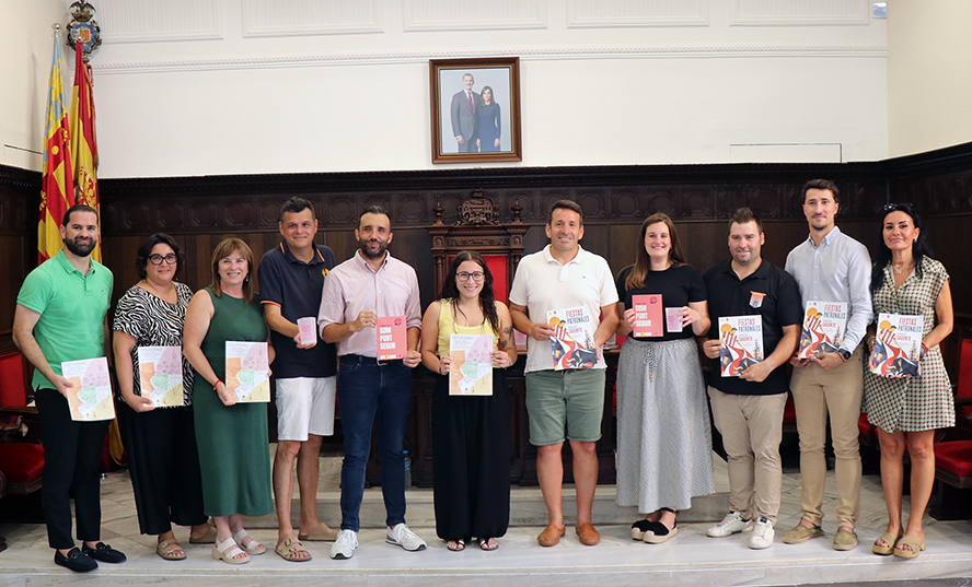 Presentación del libro de las fiestas patronales de los dos principales núcleos de la ciudad