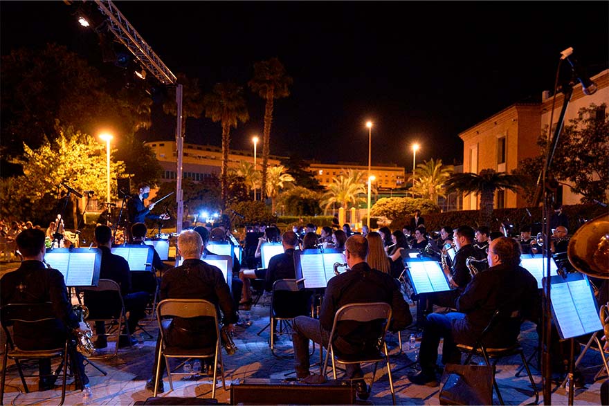 La Unión Musical Porteña interpreta un concert de pasdobles fallers