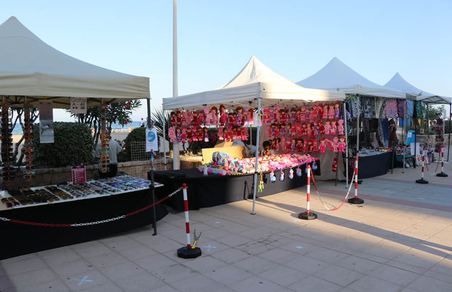 El passeig marítim acollirà el mercat artesanal durant el pont d'octubre
