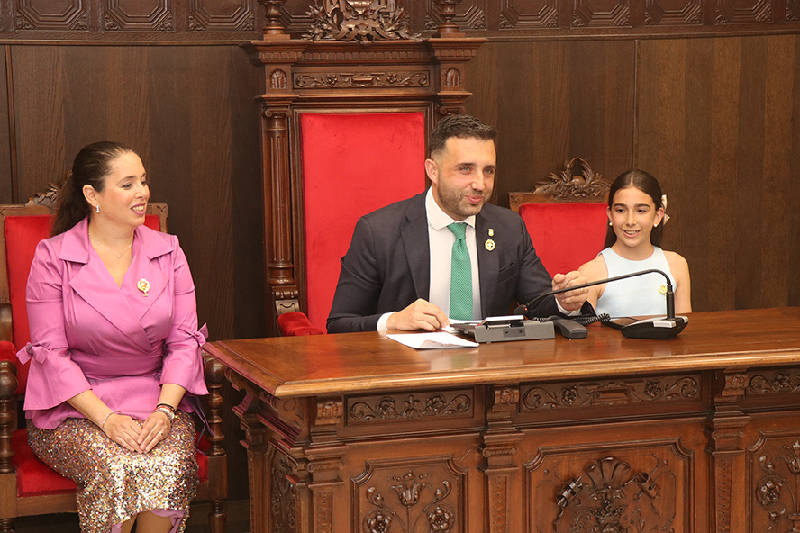 L'alcalde de Sagunt comunica la seua elecció a les Falleres Majors del Camp de Morvedre per a l'exercici 2025-2026