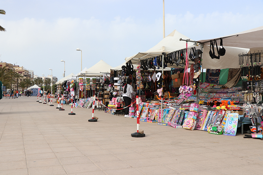 Torna el mercat extraordinari de Setmana Santa al passeig marítim de Port de Sagunt